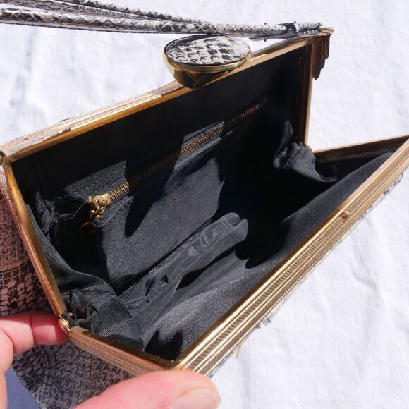 Gorgeous 60s Faux Snakeskin Purse‎ - Picture 3 of 6